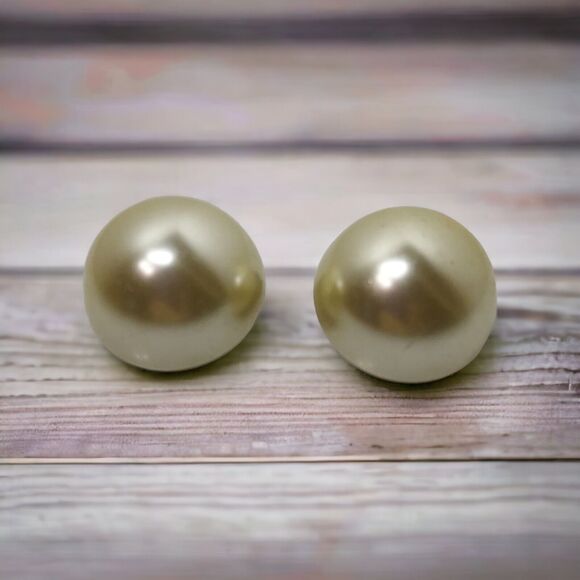 Vintage Earrings Bold Half Faux Pearls 3/4" Clip-on - Picture 1 of 5
